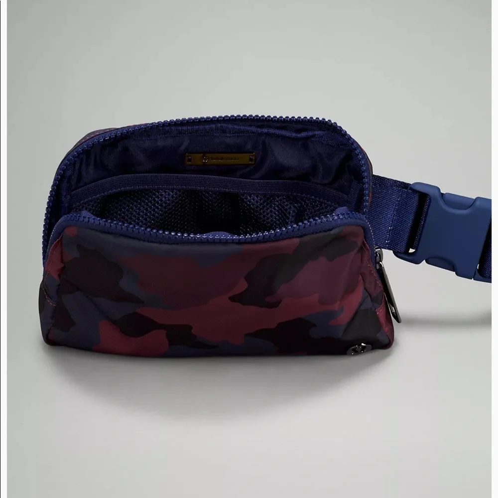 🍋 Lululemon 🍋 NWT Everywhere Belt Bag Camo - Picture 5 of 7